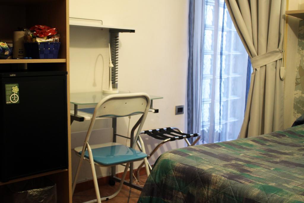 B&B Napoli Plebiscito Habitación foto